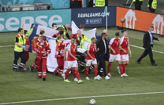 Eriksen se desvanece, en escalofriante escena de la Euro