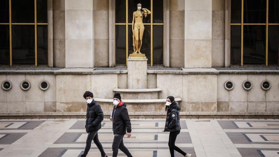 Francia pagará 200 euros a jóvenes en situación precaria por el coronavirus