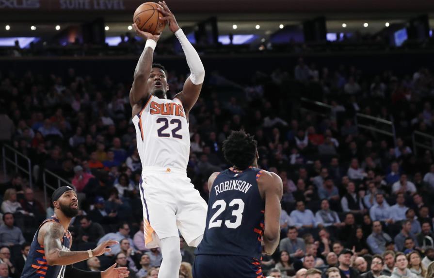 Deandre Ayton brilla y Suns vapulean a Knicks