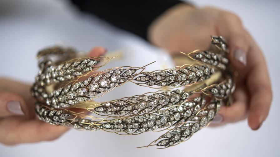 Subasta en Suiza: joyas reales y zapatillas de Kobe Bryant