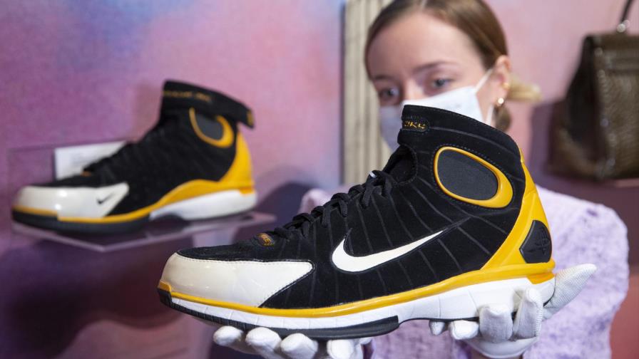 Subasta en Suiza: joyas reales y zapatillas de Kobe Bryant