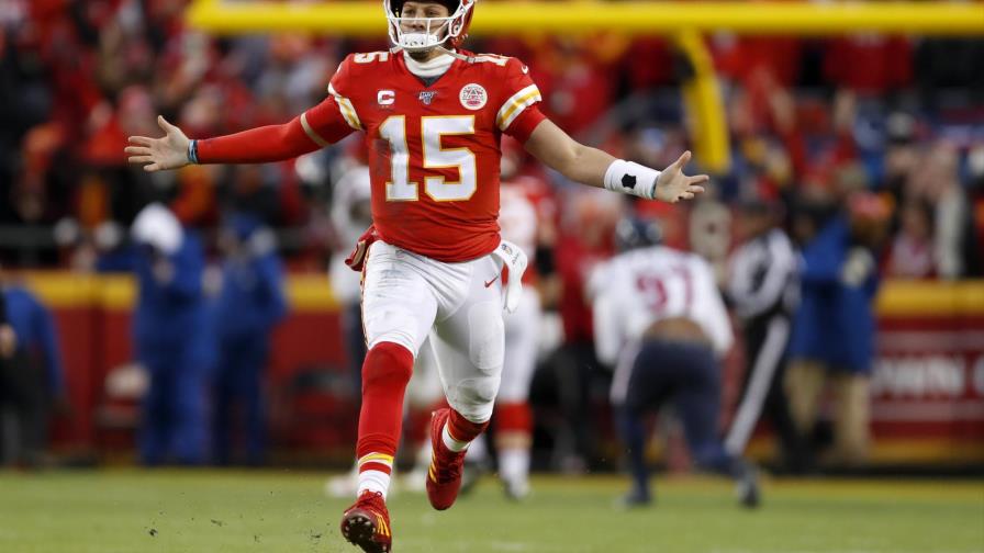 Chiefs remontan un 24-0 y eliminan a Texans