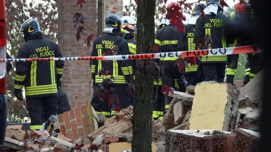 Mueren tres bomberos en una explosión en un edificio en Italia
