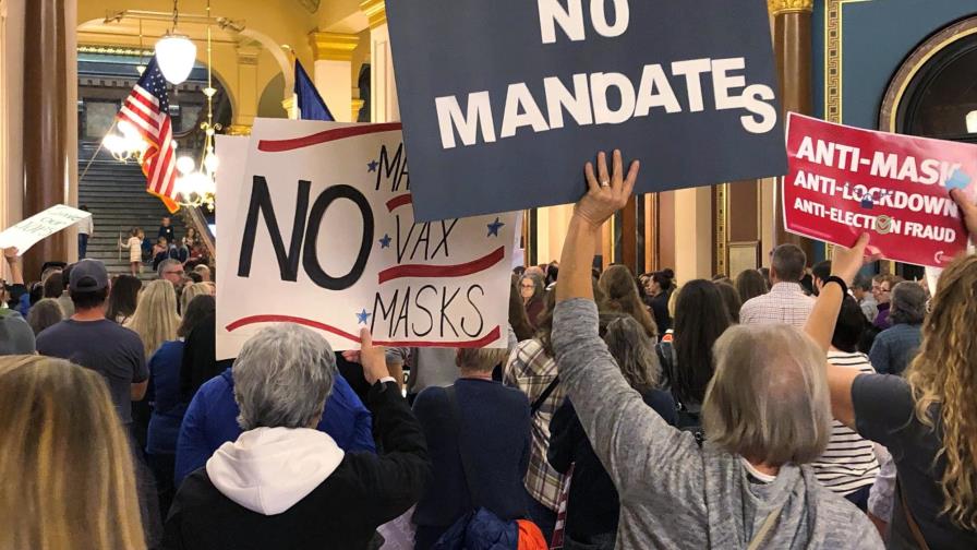 19 estados demandan a gobierno de Biden por exigir vacunas