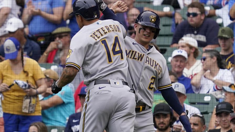 Urías empata récord con 5 extrabases; Cerveceros ganan