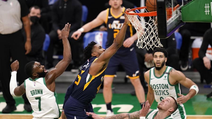 Con gran noche anotadora, el Jazz vence a los Celtics