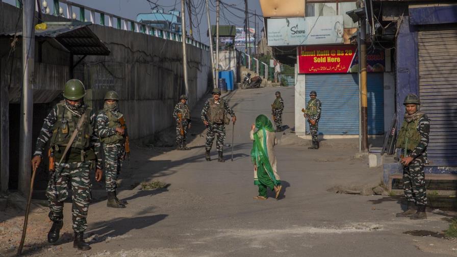 India procesa a familiares de un líder cachemir fallecido