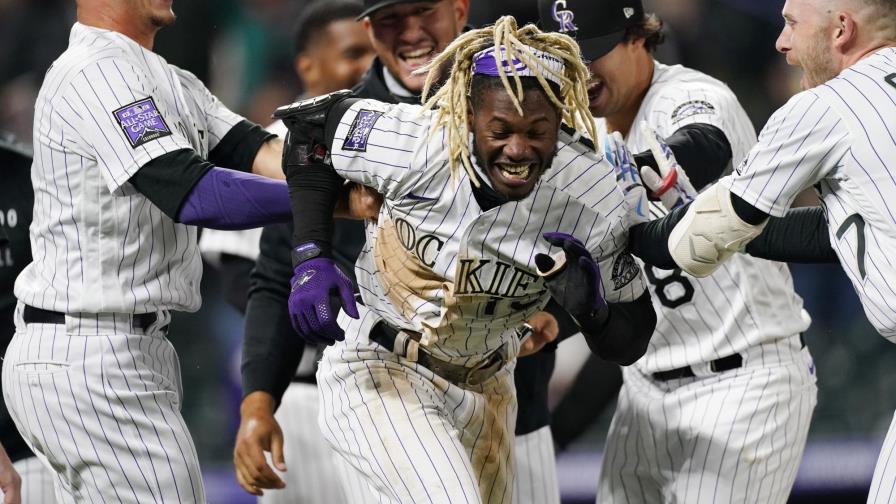 Tapia batea jonrón en la 9na y Rockies superan a Filis