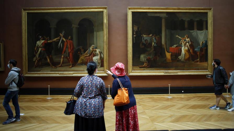 Mona Lisa vuelve al trabajo en la reapertura del Louvre