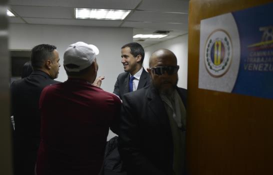 Venezuela: opositor Guaidó retoma el control del Congreso