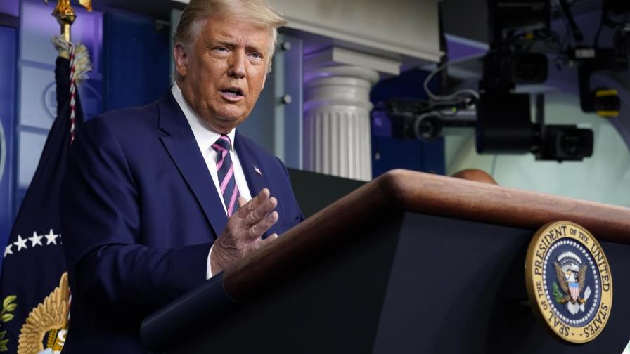 Trump anuncia ayuda a Puerto Rico al acercarse elecciones