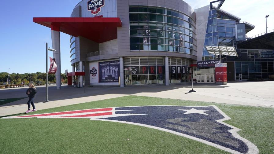 Patriots vuelven al trabajo tras 5to positivo de COVID-19