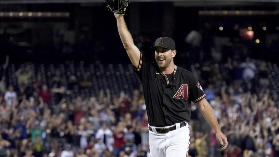 Gilbert lanza juego sin hit, en su primera apertura por Arizona
