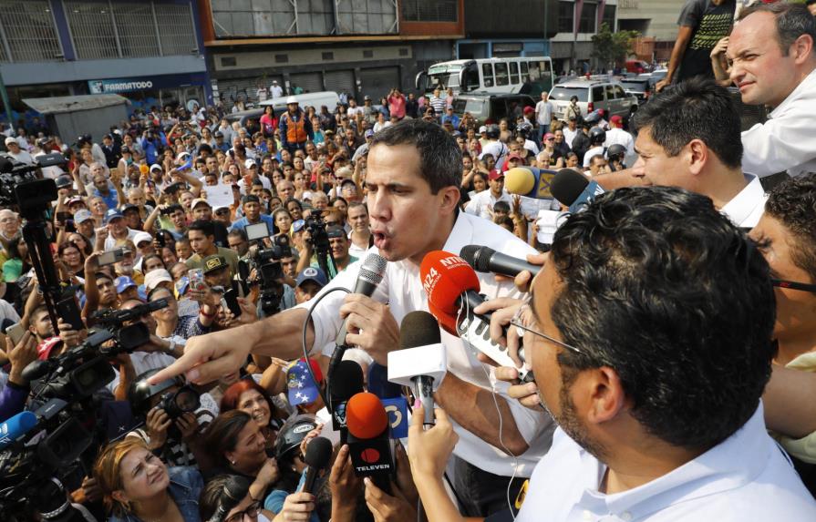 Guaidó urge a conformar gobierno de emergencia ante COVID-19