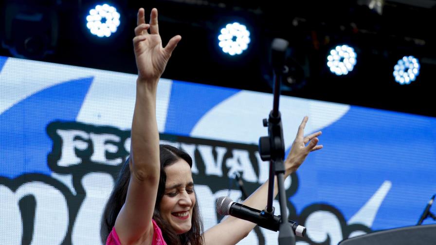AP Fotos: Mujeres dan batalla al machismo en rock argentino AP Fotos: Mujeres dan batalla al machismo en rock argentino