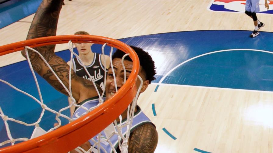 John Collins: Su favorito en clavadas es Vince Carter