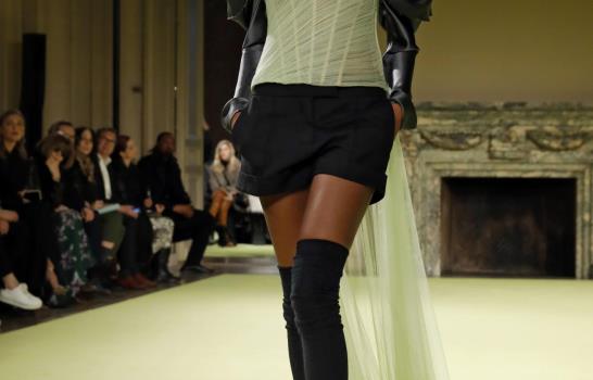 Vera Wang deconstruye ropa de noche en la Semana de NY Vera Wang deconstruye ropa de noche en la Semana de NY