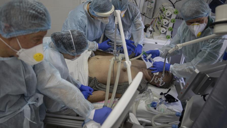 Ucrania bate récords de muertes e infecciones por COVID-19 Ucrania bate récords de muertes e infecciones por COVID-19