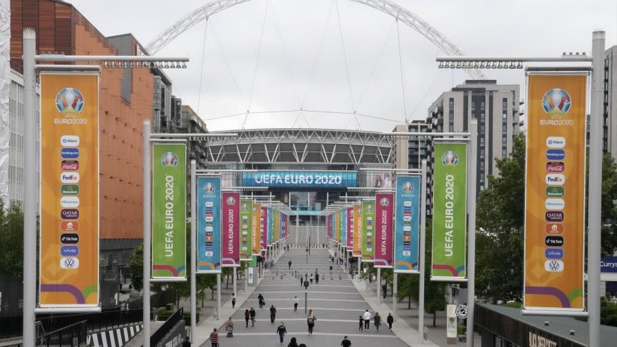 UEFA busca contar con más aficionados en el Wembley