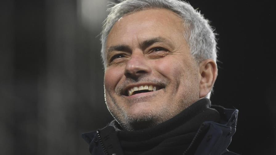 Mourinho regresa a la Serie A, dirigirá a la Roma