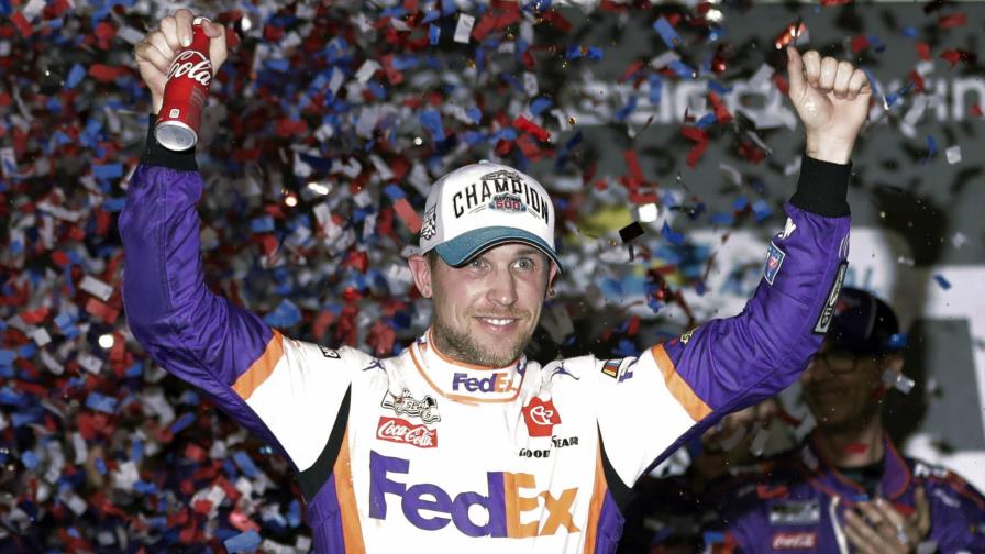Byron gana carrera virtual NASCAR y Wallace abandona enojado