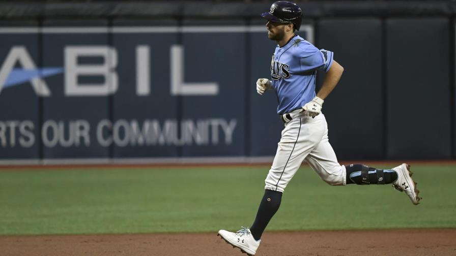 Lowe pega grand slam y los Rays vencen 9-8 a los Indios