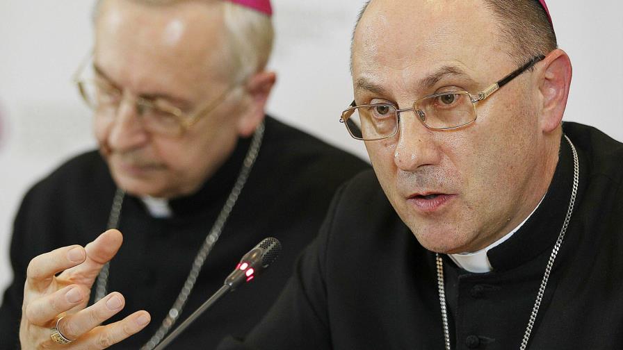 El papa acepta renuncia de obispo acusado de encubrir abusos El papa acepta renuncia de obispo acusado de encubrir abusos