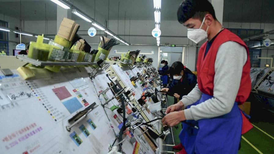 China reporta otras 98 muertes por brote de coronavirus China reporta otras 98 muertes por brote de coronavirus