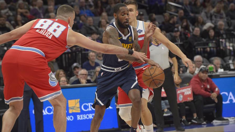 Kings remontan déficit de 17 puntos y vencen a Nuggets