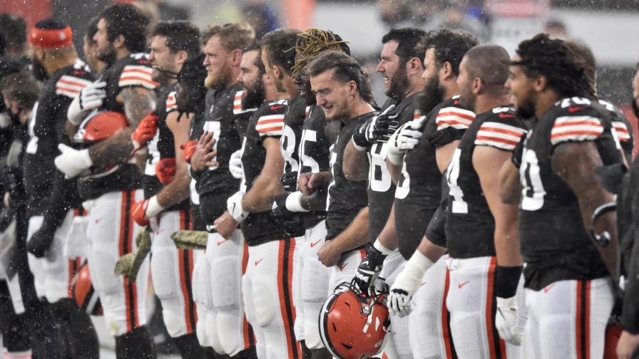 Continúan casos de COVID-19 en NFL, ahora en Browns y Giants