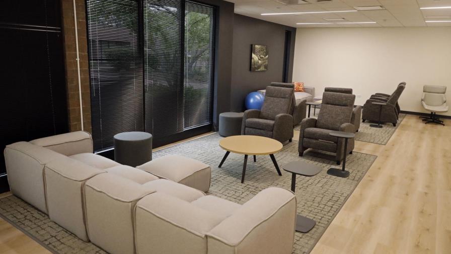 Oficinas después del COVID: Pasillos grandes, menos mesas