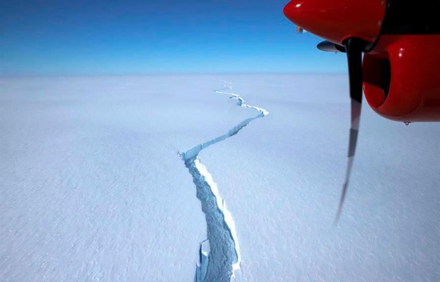 Se desprende un iceberg doce veces más grandes que el Distrito Nacional