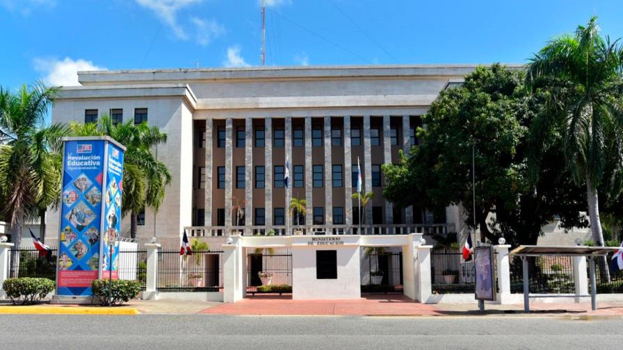 Minerd convocará a licitación para evaluar libros de secundaria 