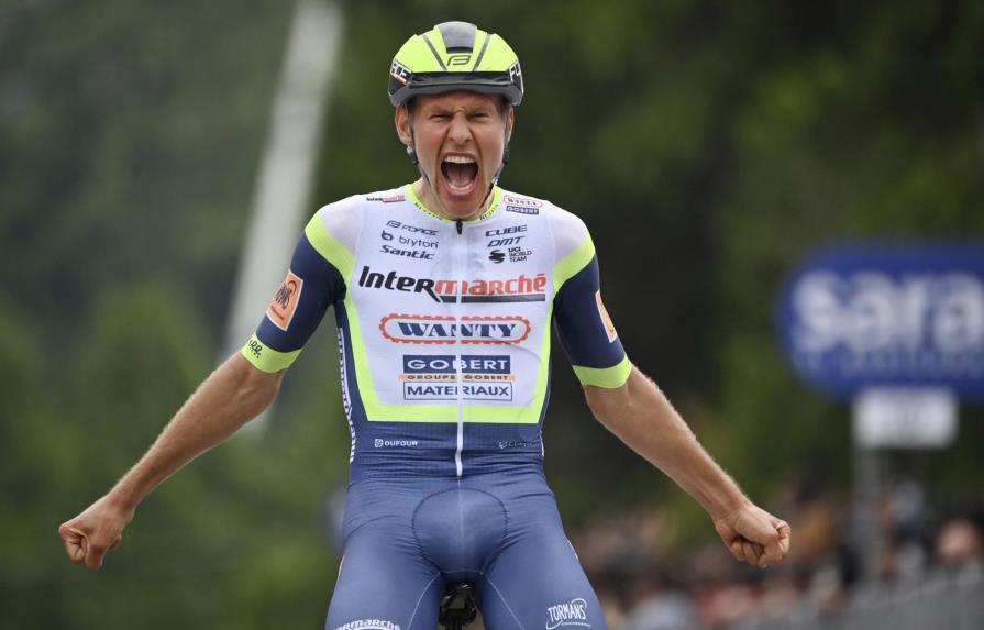 Giro: Van der Hoorn gana la 3ra etapa; Ganna sigue líder