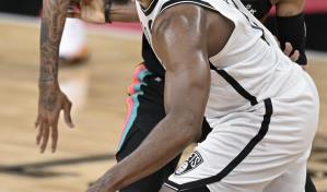 Con 30 puntos de Harden, Nets vence a Spurs en tiempo extra