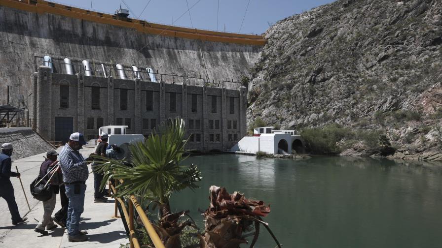 El presidente de México promete pagar deuda de agua con EEUU