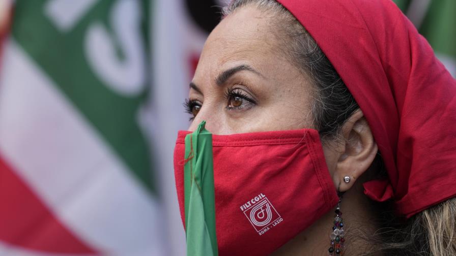 Italia expande elegibilidad de vacuna de refuerzo para COVID