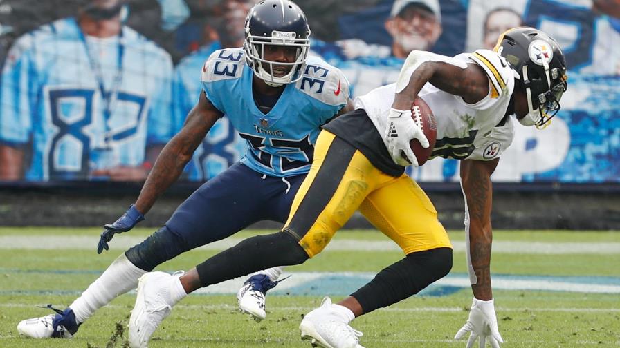 Steelers mantienen invicto al vencer 27-24 a Titans