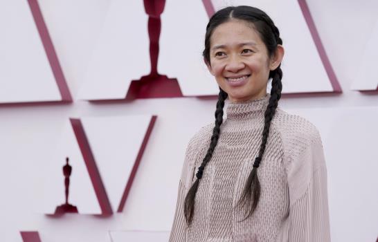 Chloé Zhao hace historia con su Oscar a la mejor dirección
