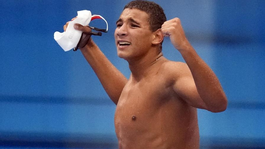 Adolescente tunecino sorprende con un oro en la piscina