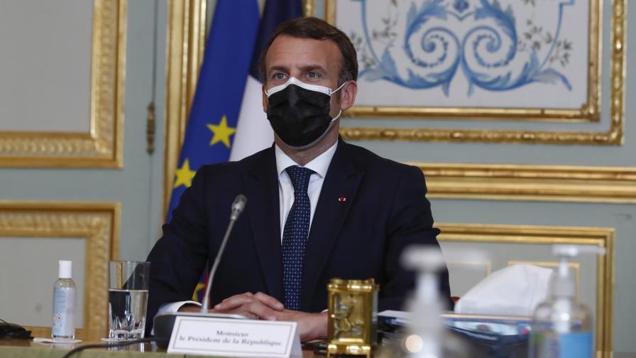Pese a rebrote, Macron no lamenta negarse a confinamiento