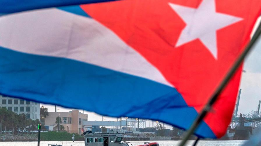 Flotilla regresa a Miami tras lanzar fuegos artificiales cerca de Cuba