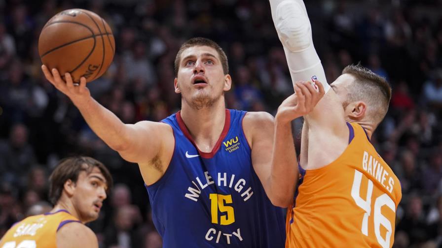 Murray guía a Nuggets a victoria sobre Suns en tiempo extra