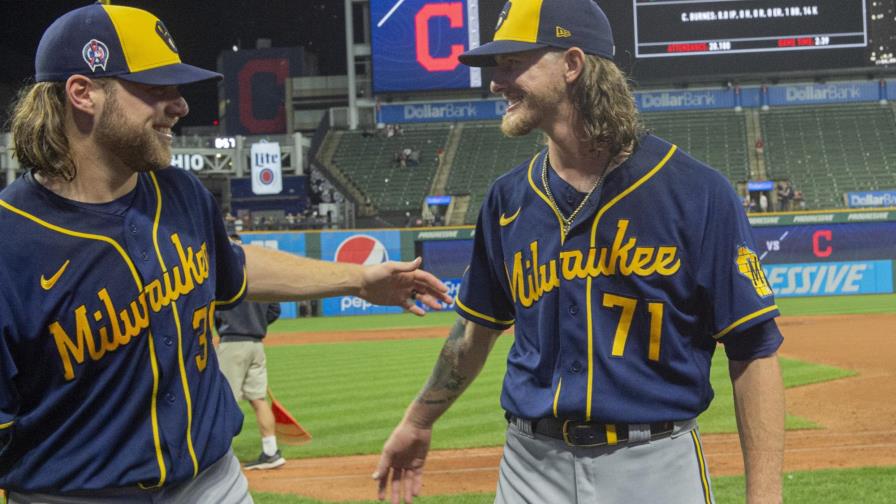 Burnes y Hader logran 9no sin hit de la campaña, un récord Burnes y Hader logran 9no sin hit de la campaña, un récord