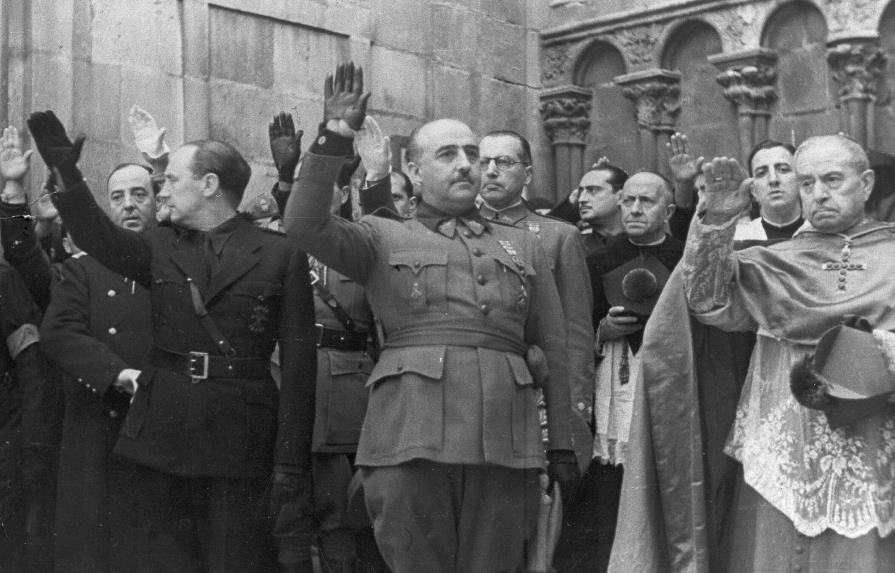 España fija plazo para exhumar a Franco antes de elecciones