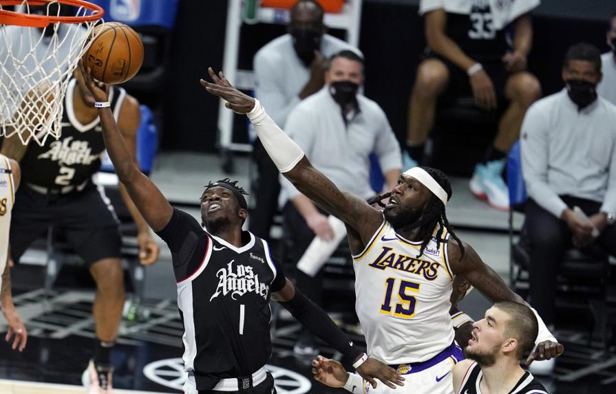 Clippers aprovechan ausencias de estrellas de Lakers