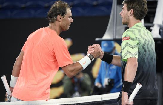 Nadal gana en 3 sets y avanza a octavos en Australia