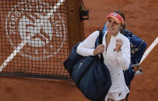 Un dolor en el brazo no frena a Djokovic en Francia