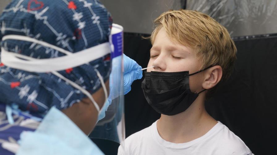 Juez: Florida no puede prohibir que escuelas exijan máscaras