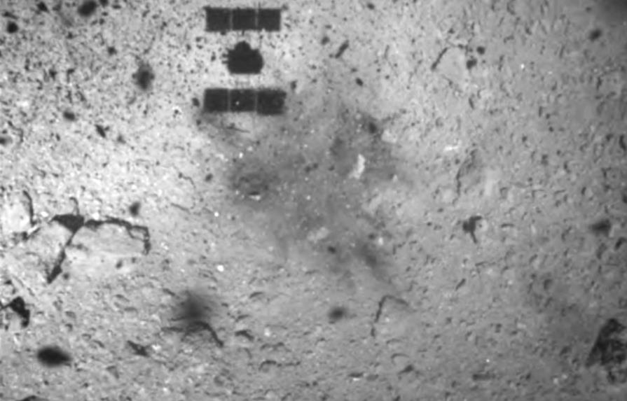 Cápsula espacial con muestras de asteroide toca tierra
